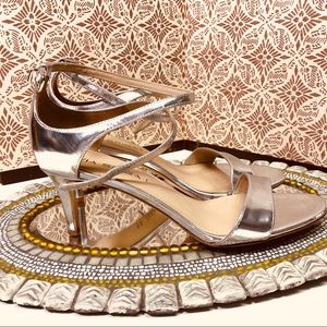 NWOT Via Spiga gorgeous sandals- Trendy !!!